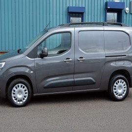 Citroën Berlingo III Mini Van Krom Kapı Kolu (4 Kapı, Paslanmaz Çelik, 2 Delik, 1 Sürgülü) - 2019 ve Sonrası Modeller