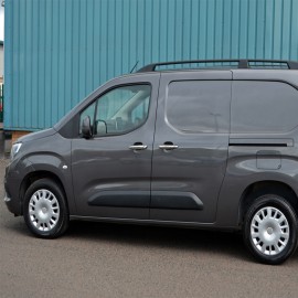 Citroen Berlingo III Mini Van Krom Kapı Kolu (5 Kapı, Paslanmaz Çelik, 2 Delik, 2 Sürgülü) - 2019 ve Sonrası Modeller